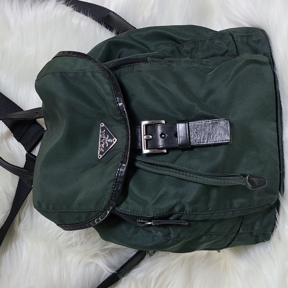 💯 Authentic Prada Backpack 🍀